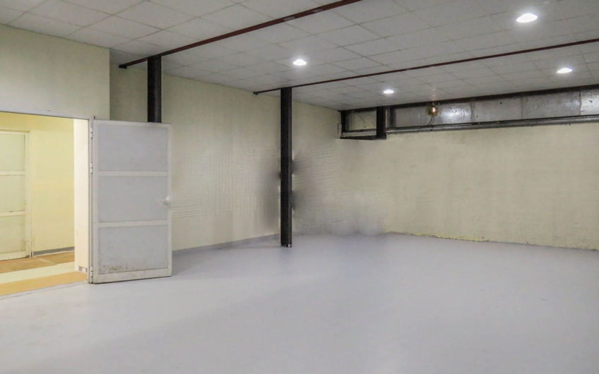 Neat and Clean Storage warehouse in Al Quoz